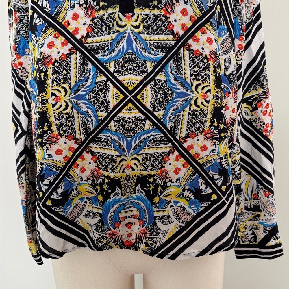 Twelfth Street by Cynthia Vincent 100% Silk Patterned Blouse SzS - Picture 4 of 10